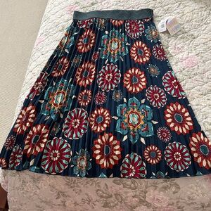 NWT Lularoe skirt pleaded beautiful prints